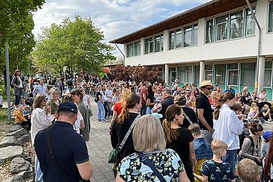 Gäste beim Tag der offenen Tür am BBW / Knautfest