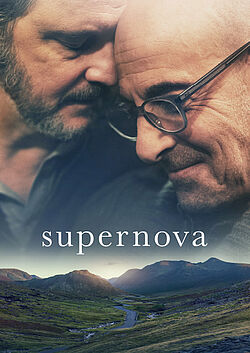 Film-Plakat "Supernova": Über einer schönen Berglandschaft mit einem Fluss bei Sonnenauf- oder Untergang sind die beiden Köpfe von zwei Männern abgebildet. Beide sind etwa Mitte 50 und schmiegen ihre Gesichter aneinander. Der linke Mann trägt einen Bart. Der rechte Mann hat eine Brille auf.
