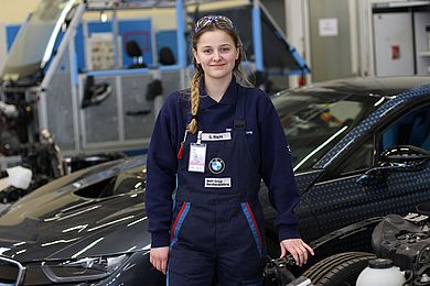 Auszubildende Gillian Wacht