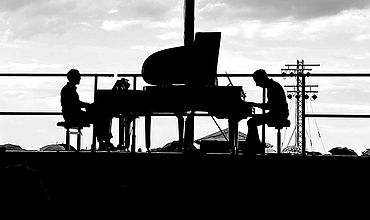 Zwei Pianisten an Flügeln