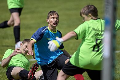 Spieler auf Fußballplatz