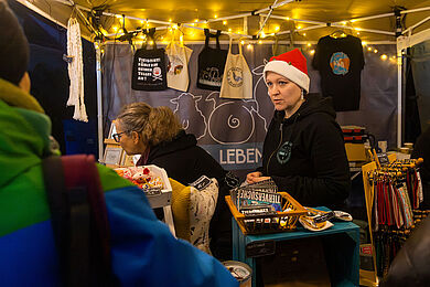 Aktionsstand gegen Tierversuche