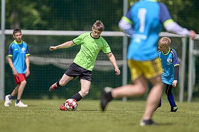 Spieler auf Fußballplatz