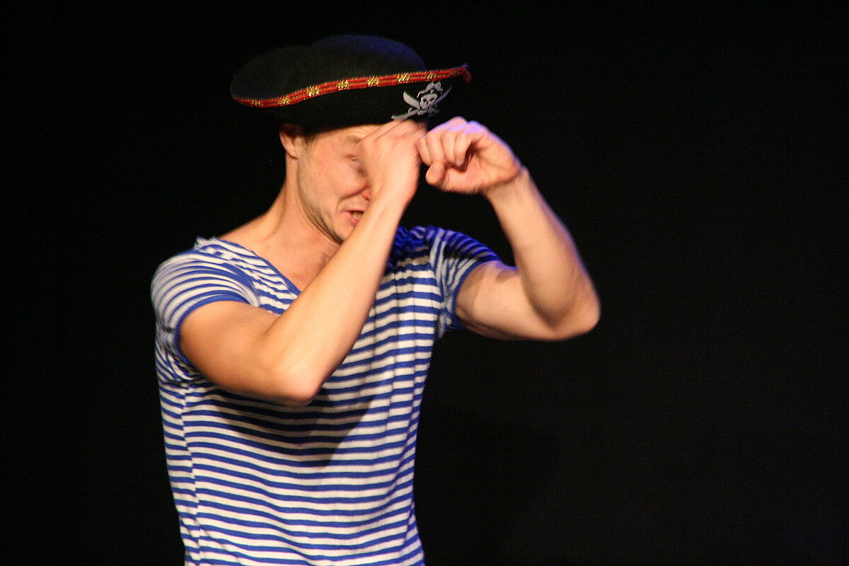 Gerno Knall verkleidet als "Popeye, der Matrose"